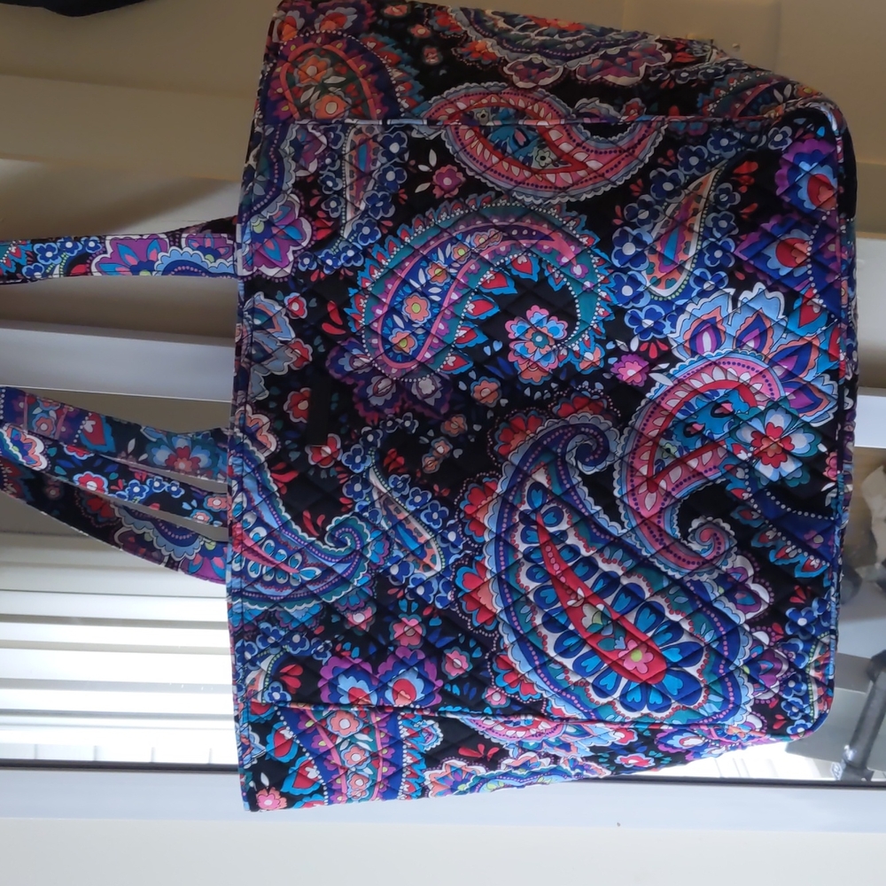 SOLD Vera Bradley tote